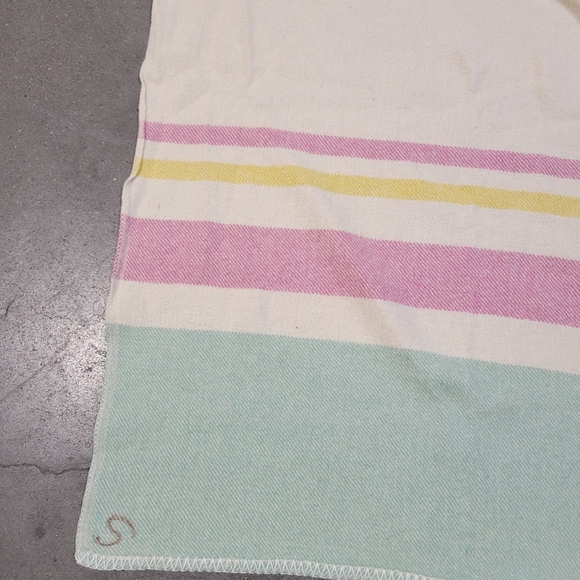 Vintage Ayers of Lachute Canada Pure Wool Blanket 48" X 65” Cream Stripes - Picture 6 of 8